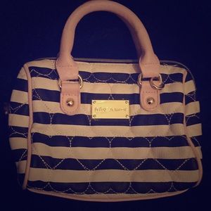 Cute little Betsey Johnson Handbag♡